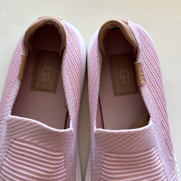 New UGG  Loafers. Pink. Size 7.5. - Picture 3 of 9